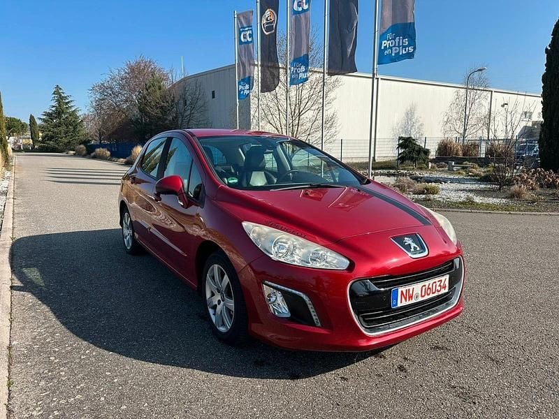 Gebraucht Peugeot 308 Active 120 PS (88 kW) 2011 Rot Kombi