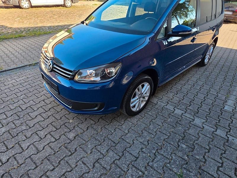 Gebraucht VW Touran Comfortline 150 PS (110 kW) 2012 Blau Van / Kleinbus