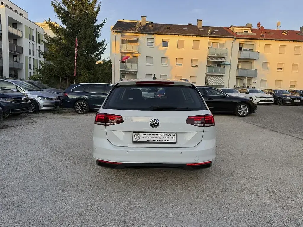 Gebraucht VW Passat 150 PS (110 kW) 2020 Pure white Kombi
