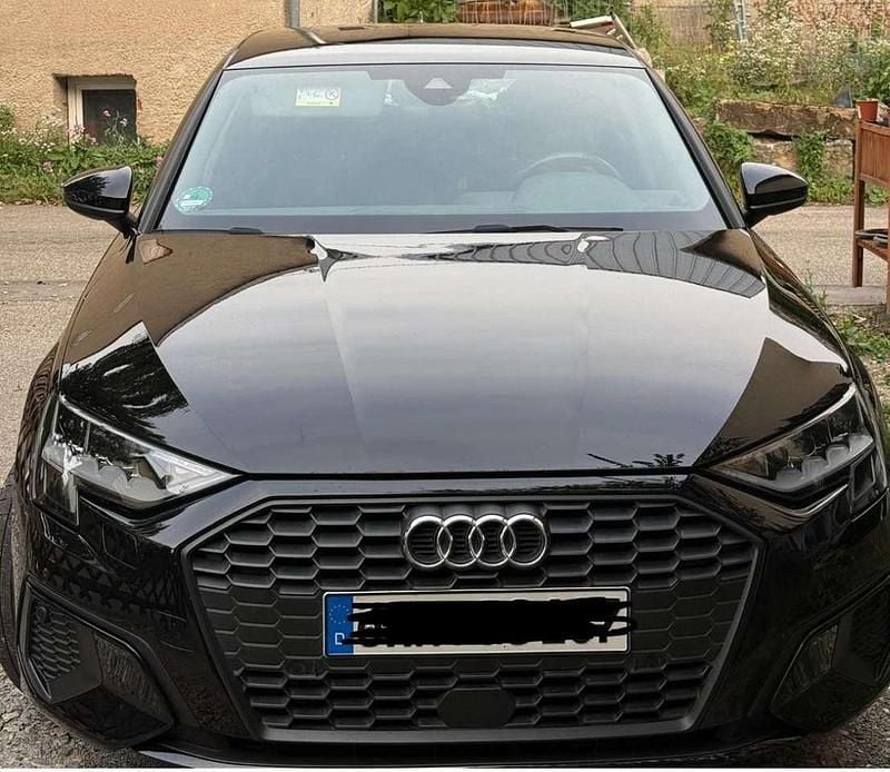 Schwarz Gebraucht 2022 Audi A3 e-tron Comfort Kleinwagen | 22.999 € (Superpreis) - Bild 1/4