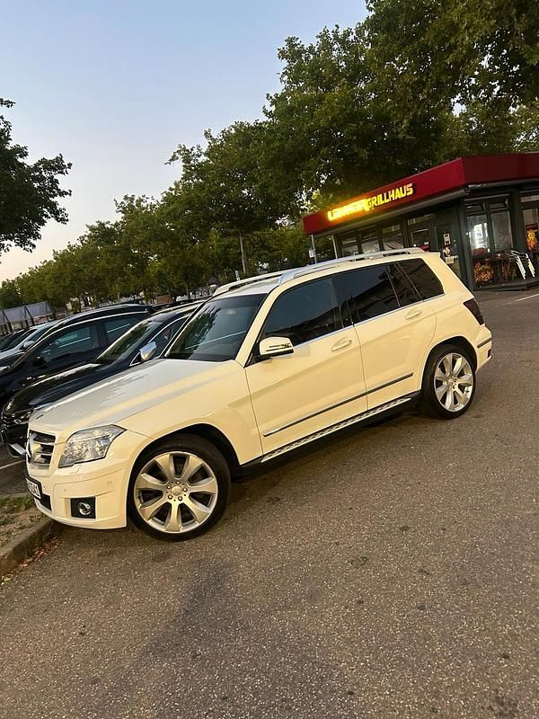Gebraucht Mercedes GLK320 224 PS (164 kW) 2009 Weiß SUV