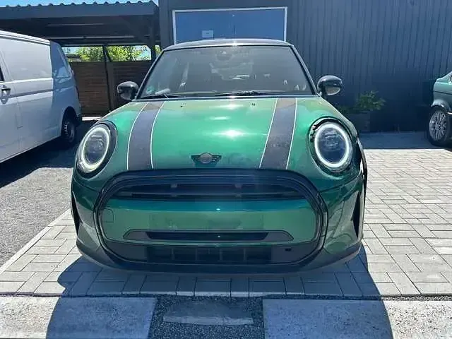 Usado Mini Cooper 136 HP (100 kW) 2023 Prateado Citadino