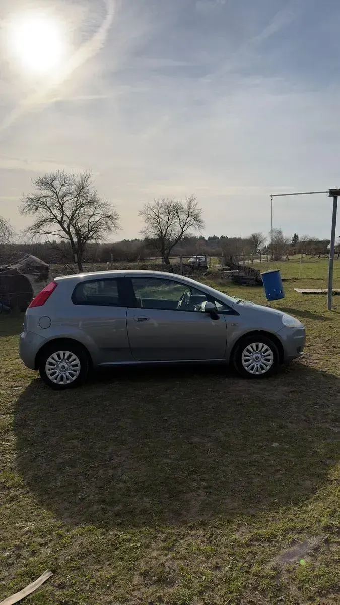 Gebraucht Fiat Punto 77 PS (56 kW) 2008 Silber Kleinwagen