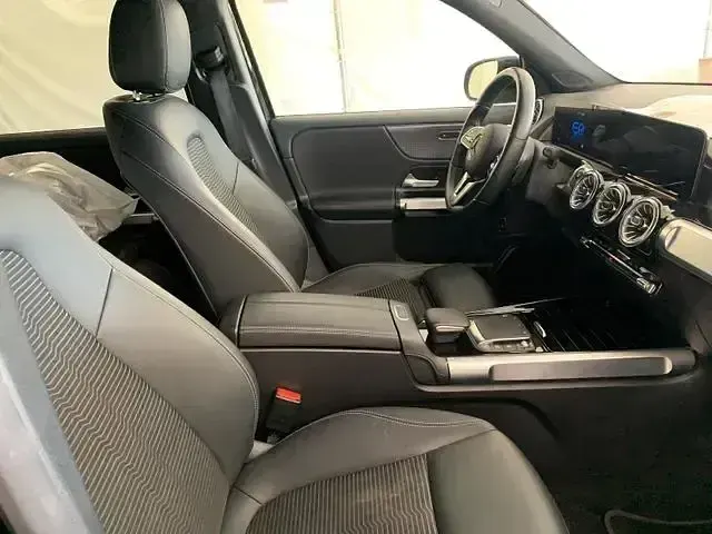 Gebraucht Mercedes EQB300 Progressive 167 kW (228 PS) 2022 Nachtschwarz  unilack SUV