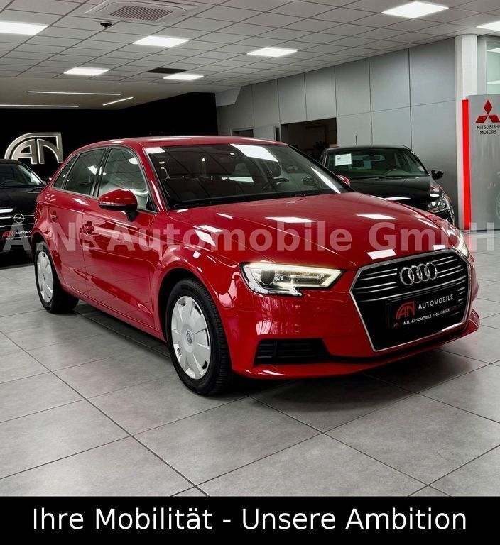 Rot Gebraucht 2018 Audi A3 Sportback Sport Limousine | 12.900 € (Fairer Preis) - Bild 1/4
