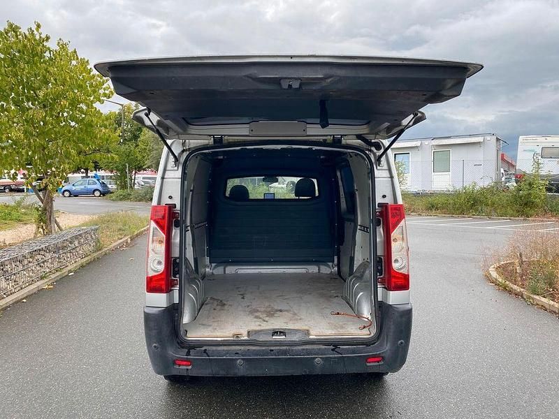 Second-hand Citroën Jumpy 163 CP (119 kW) 2016 Monovolum