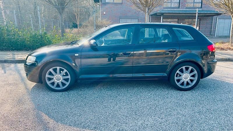 Schwarz Gebraucht 2005 Audi A3 Sportback S-Line Limousine | 3.495 € (Etwas zu teuer) - Bild 1/4