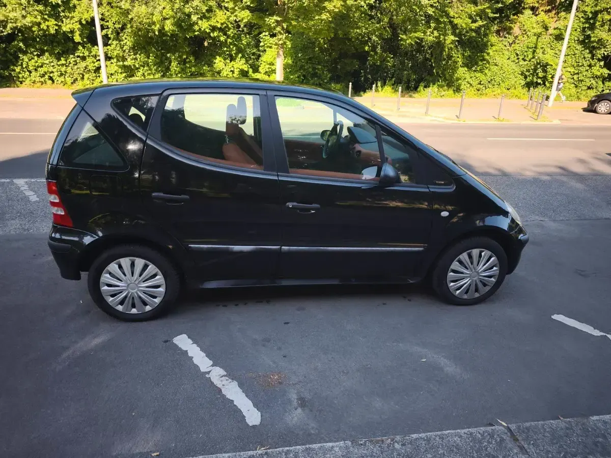 Gebraucht Mercedes A160 82 PS (60 kW) 2001 Schwarz Kleinwagen