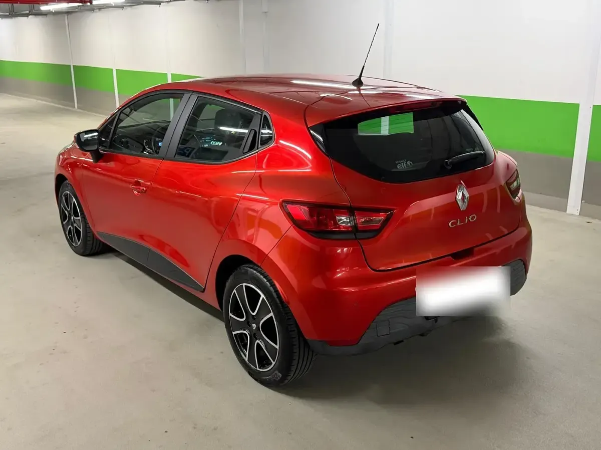 Gebraucht Renault Clio 120 PS (88 kW) 2014 Rot Kleinwagen