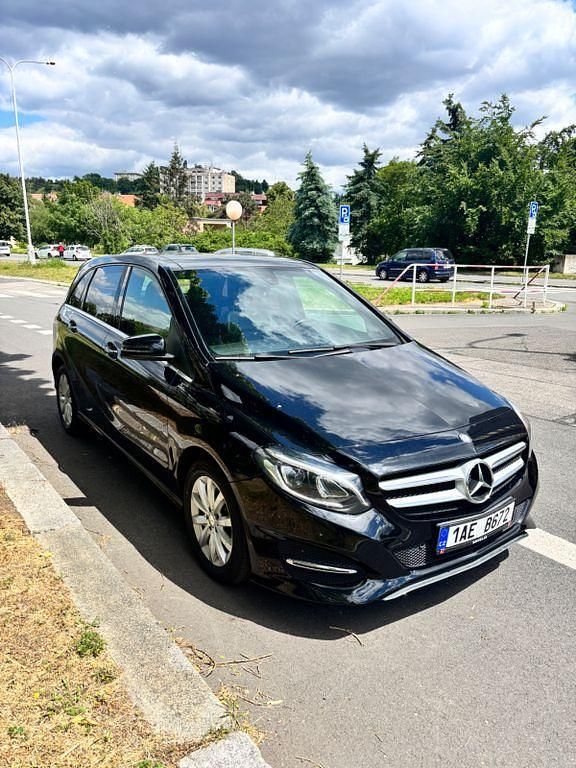 Gebraucht Mercedes B200 136 PS (100 kW) 2015 Schwarz Van / Kleinbus