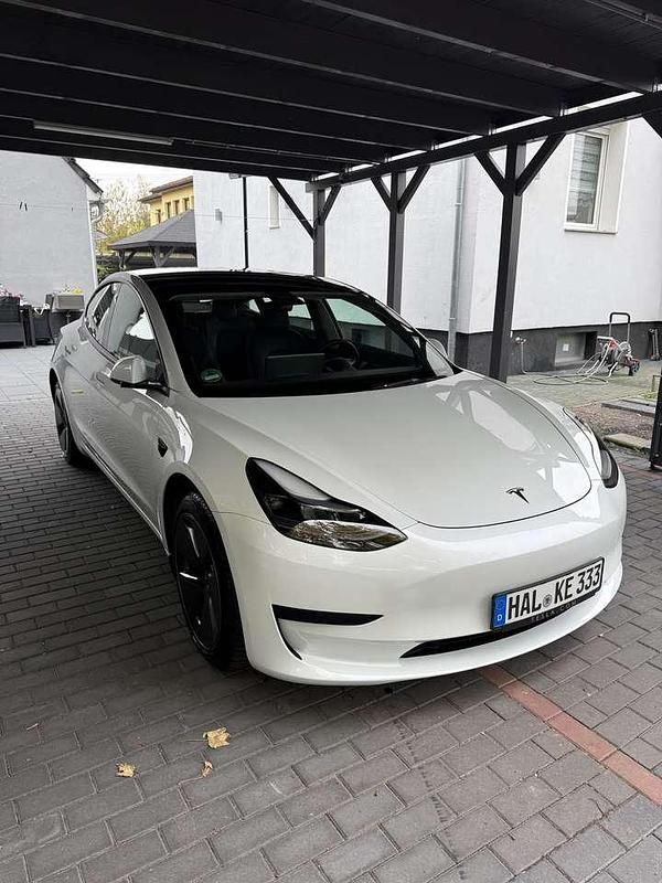 Gebraucht Tesla Model 3 Standard Range Plus 208 kW (283 PS) 2022 Weiß Limousine