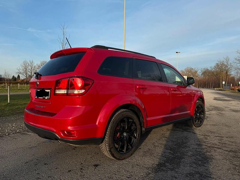 Gebraucht Fiat Freemont 140 PS (102 kW) 2015 Rot SUV