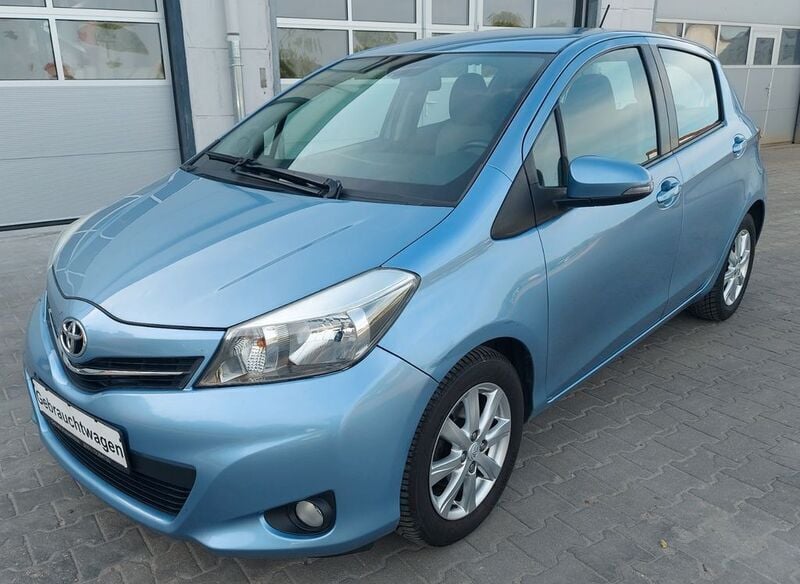 Blau Gebraucht 2013 Toyota Yaris Life Limousine | 5.200 € (Superpreis) - Bild 1/4