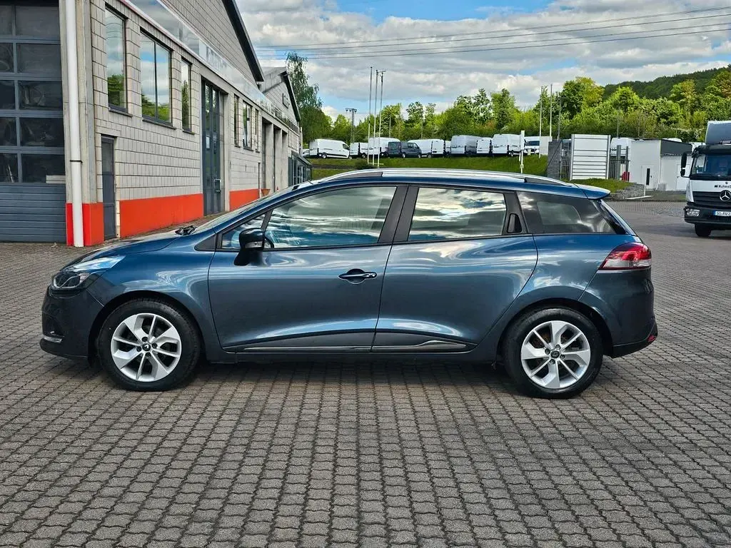 Gebraucht Renault Clio LIMITED 90 PS (66 kW) 2019 Grau Limousine