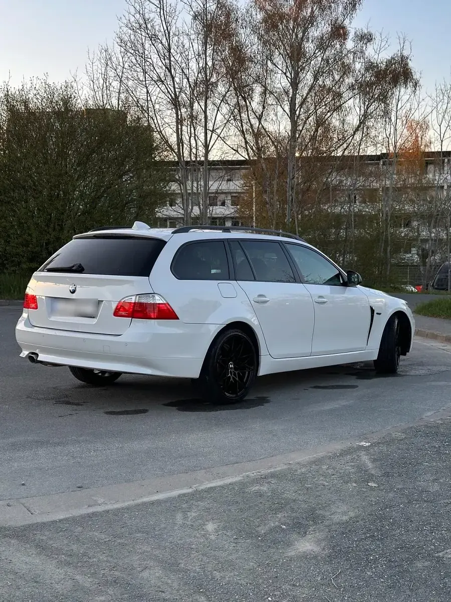 Gebraucht BMW 520 177 PS (130 kW) 2009 Weiß Kombi