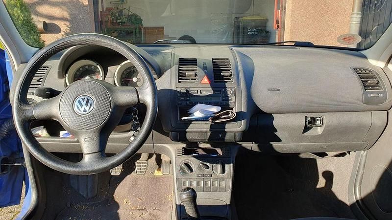 Blau Gebraucht 2000 VW Polo Highline Limousine | 1.499 € (Fairer Preis) - Bild 1/4