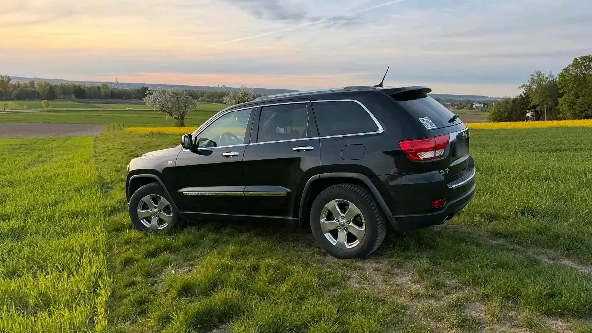 Gebraucht Jeep Grand Cherokee Limited 241 PS (177 kW) 2012 Schwarz SUV