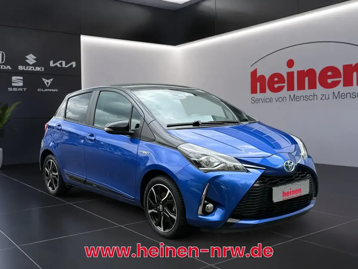 Gebraucht Toyota Yaris Hybrid Style 75 PS (55 kW) 2018 Blau Limousine