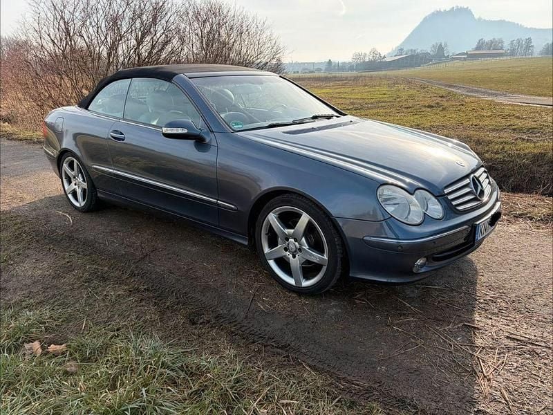Blau Gebraucht 2005 Mercedes CLK240 Cabrio | 8.750 € (Fairer Preis) - Bild 1/4