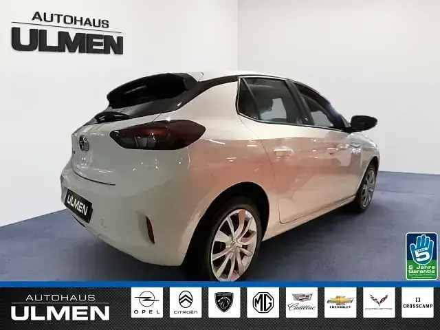 Usata Opel Corsa-e Edition 100 kW (136 CV) 2022 Bianco Utilitaria