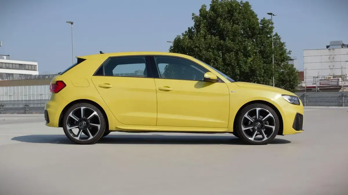 Gebraucht Audi A1 S-Line 150 PS (110 kW) 2022 Gelb SUV