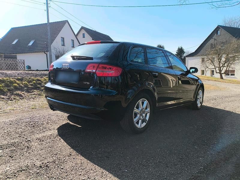 Gebraucht Audi A3 Sportback 125 PS (91 kW) 2011 Schwarz Kleinwagen