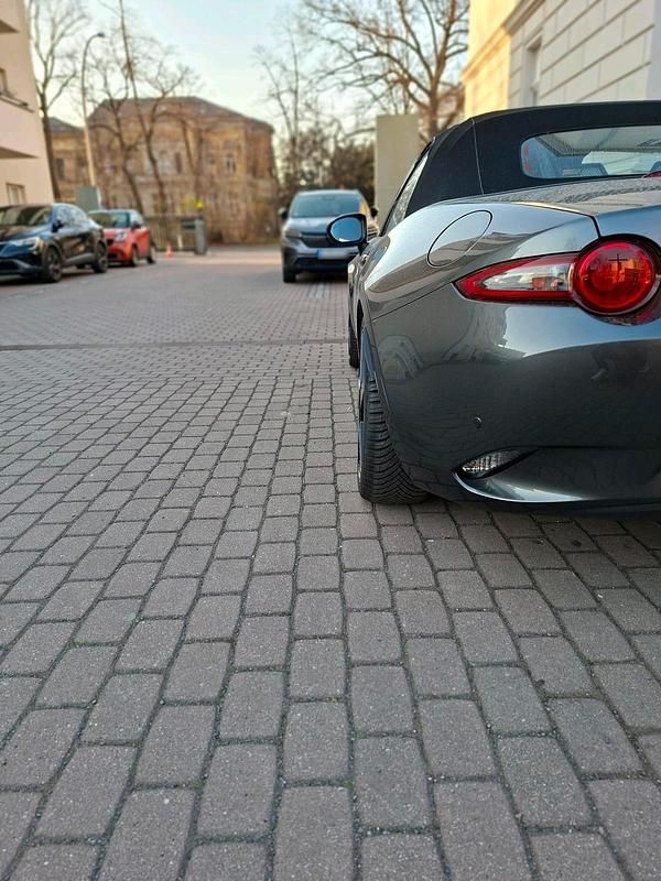 Gebraucht Mazda MX5 132 PS (97 kW) 2023 Grau Cabrio