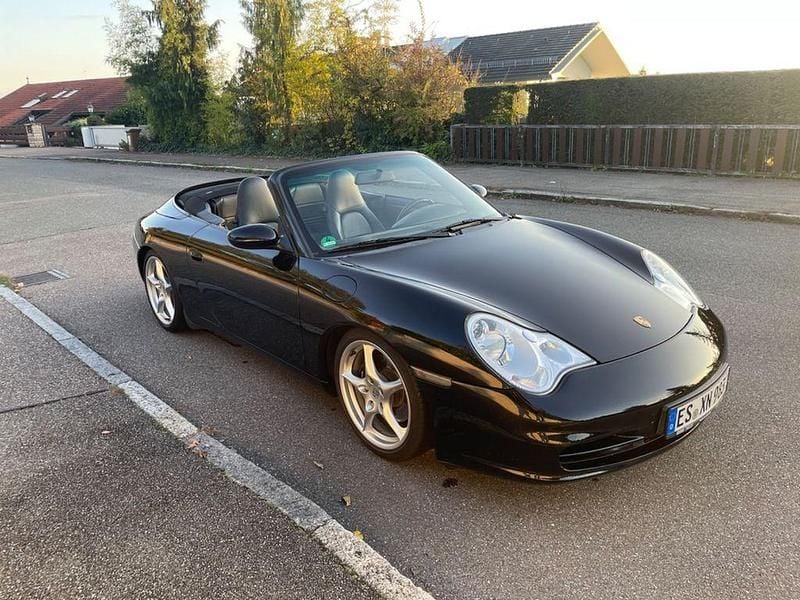 Schwarz Gebraucht 2004 Porsche 911 Carrera Cabriolet Cabrio | 37.996 € (Fairer Preis) - Bild 1/4