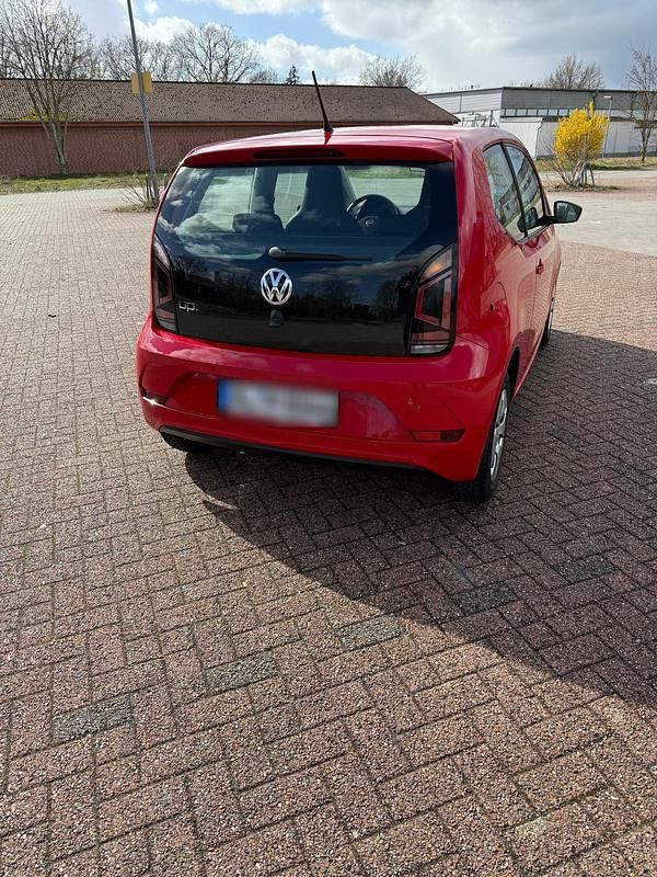 Second-hand VW up! 60 CP (44 kW) 2018 Roșu Hatchback