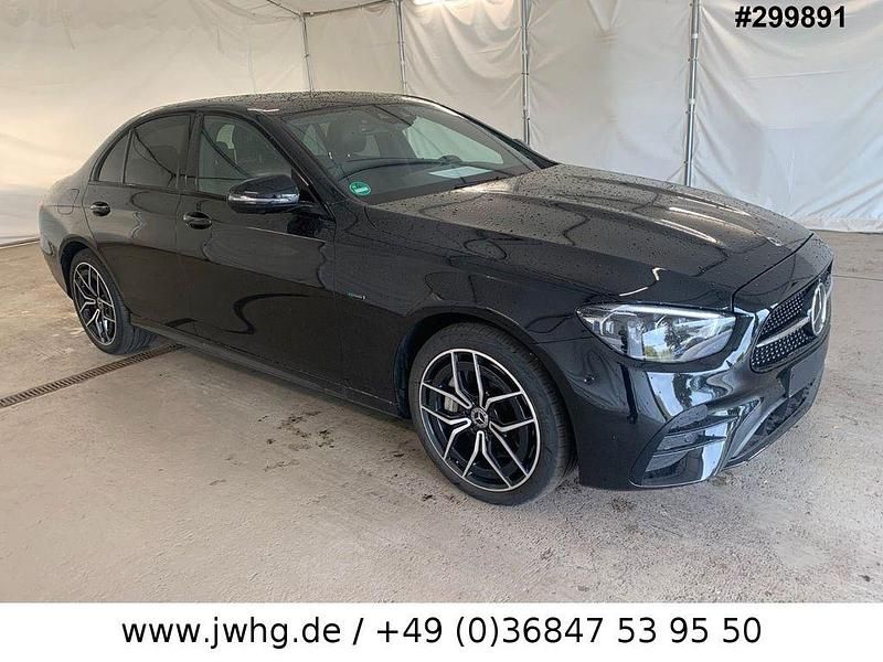 Schwarz Gebraucht 2020 Mercedes E300 AMG line Limousine | 31.450 € (Teuer) - Bild 1/4