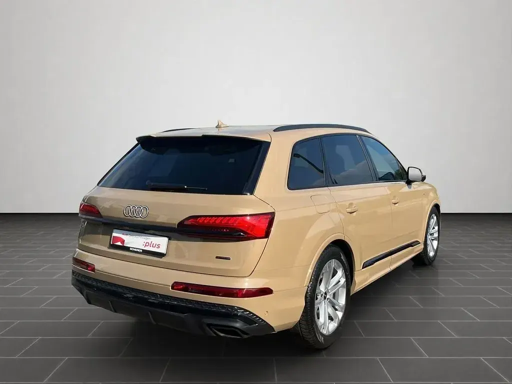 Gebraucht Audi Q7 Ambiente 340 PS (250 kW) 2025 Sakhirgold metallic (metallic) SUV
