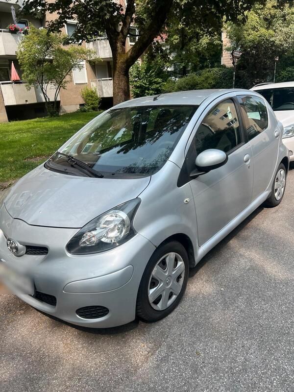 Silber Gebraucht 2009 Toyota Aygo Cool Kleinwagen | 4.700 € (Guter Preis) - Bild 1/4