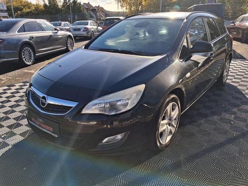 Schwarz Gebraucht 2011 Opel Astra Design Edition Kombi | 2.990 € (Guter Preis) - Bild 1/4