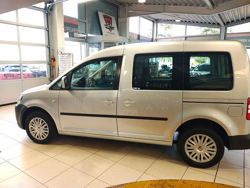 Gebraucht VW Caddy Trendline 102 PS (75 kW) 2012 Silber Van / Kleinbus