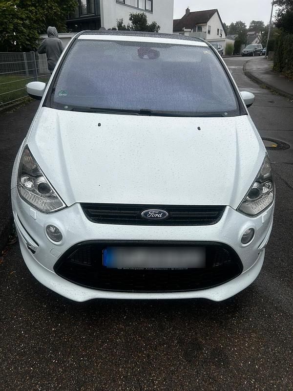 Weiß Gebraucht 2012 Ford S-MAX Titanium S Van / Kleinbus | 6.800 € (Fairer Preis) - Bild 1/4