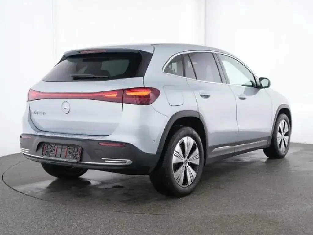 Gebraucht Mercedes EQA250 139 kW (190 PS) 2025 Hightechsilber (metallic) SUV