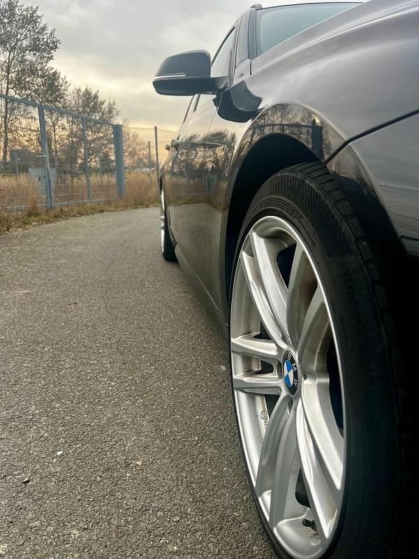 Gebraucht BMW 330 M Performance 286 PS (210 kW) 2013 Schwarz Kombi