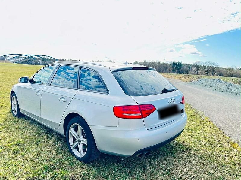 Gebraucht Audi A4 143 PS (105 kW) 2011 Silber Kombi