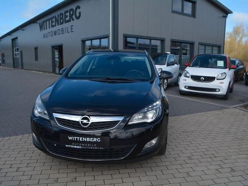 Gebraucht Opel Astra 140 PS (102 kW) 2010 Schwarz Limousine