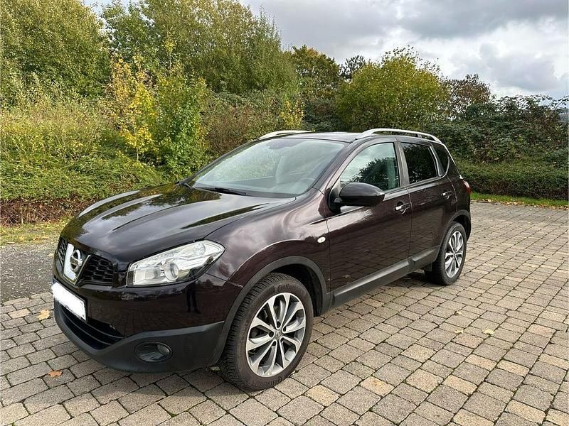 Violet Gebraucht 2010 Nissan Qashqai +2 Tekna SUV | 4.999 € (Guter Preis) - Bild 1/4