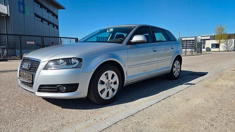 Gebraucht Audi A3 Attraction 125 PS (91 kW) 2010 Silber Kleinwagen