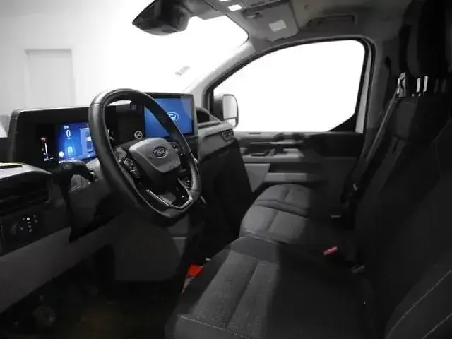 Usado Ford Transit Custom 136 HP (100 kW) 2024 Branco Sedan