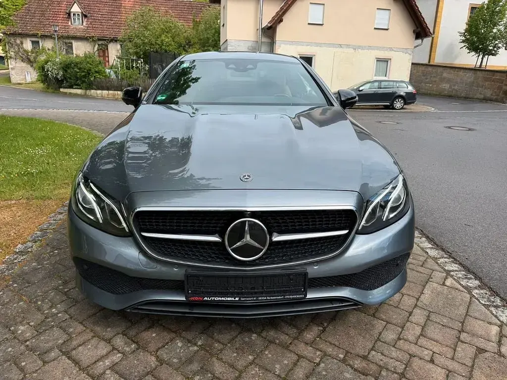 Gebraucht Mercedes E300 Avantgarde 245 PS (180 kW) 2018 Grau Coupé