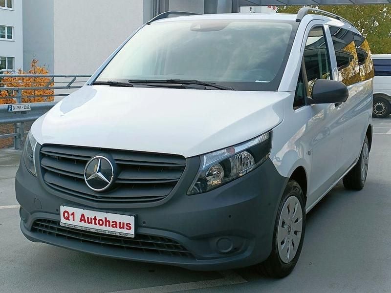 Arktikweiss Gebraucht 2021 Mercedes Vito Van / Kleinbus | 23.950 € (Guter Preis) - Bild 1/4