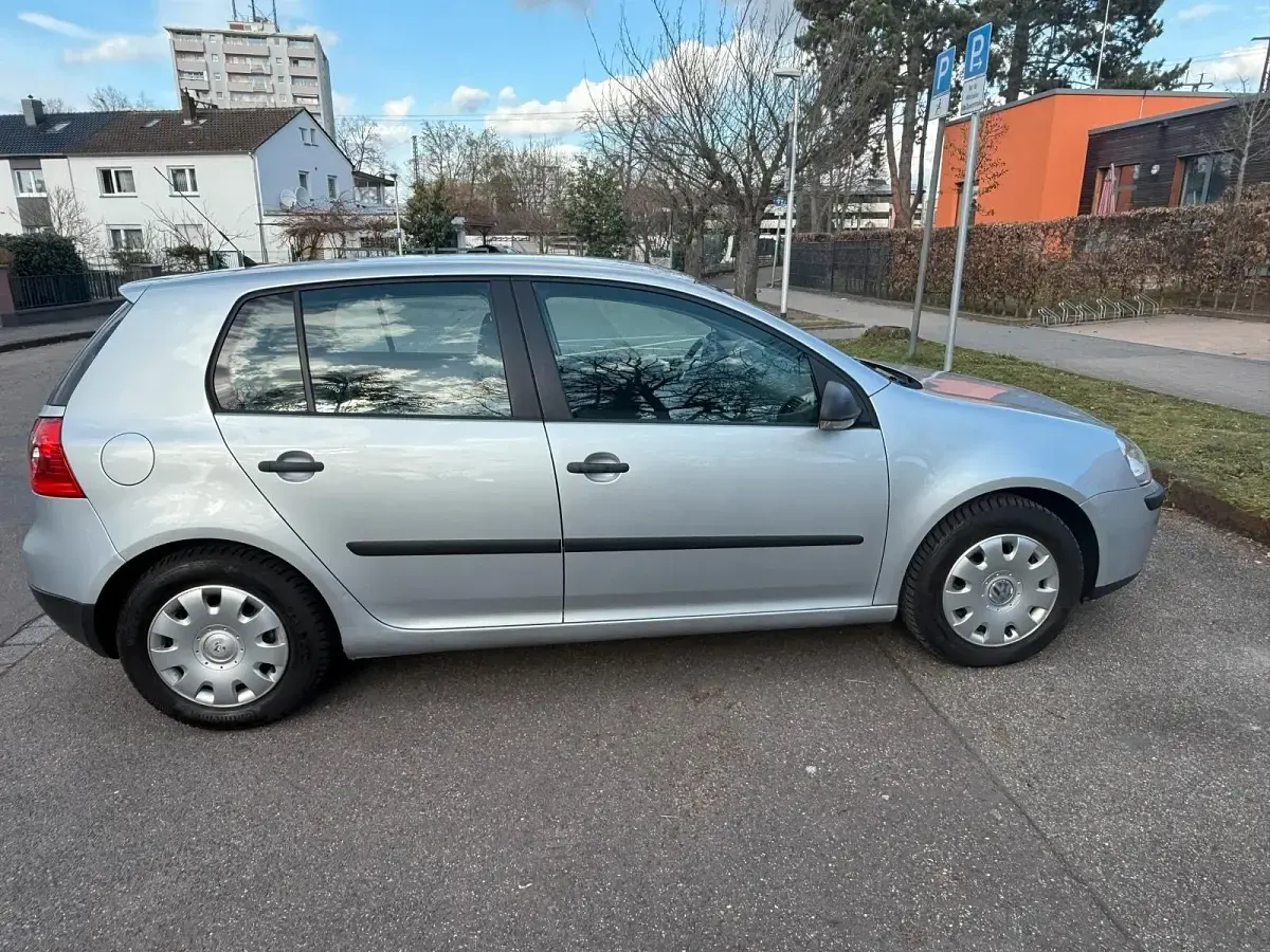 Gebraucht VW Golf VI 105 PS (77 kW) 2008 Silber Kleinwagen