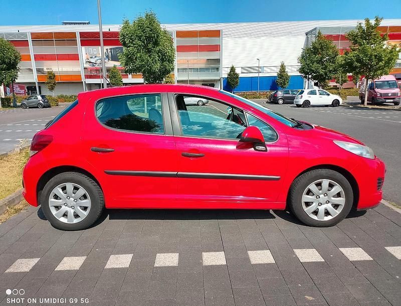 Rot Gebraucht 2010 Peugeot 207 Limousine | 2.300 € (Guter Preis) - Bild 1/4