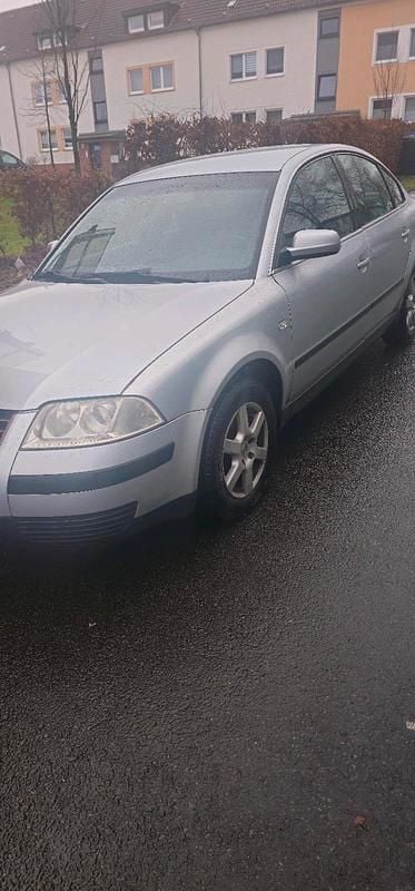 Gebraucht VW Passat 102 PS (75 kW) 2001 Silber Limousine