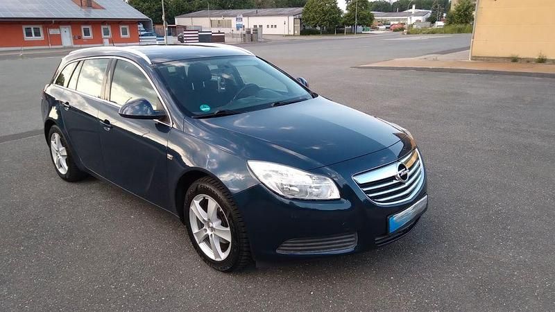 Blau Gebraucht 2010 Opel Insignia Edition Kombi | 3.500 € (Superpreis) - Bild 1/4