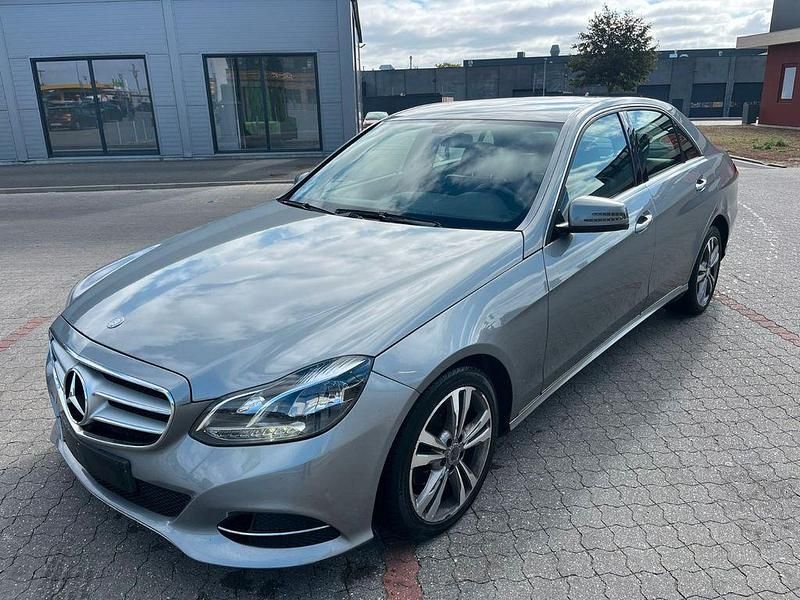 Silber Gebraucht 2013 Mercedes E220 Avantgarde Limousine | 8.500 € (Superpreis) - Bild 1/4
