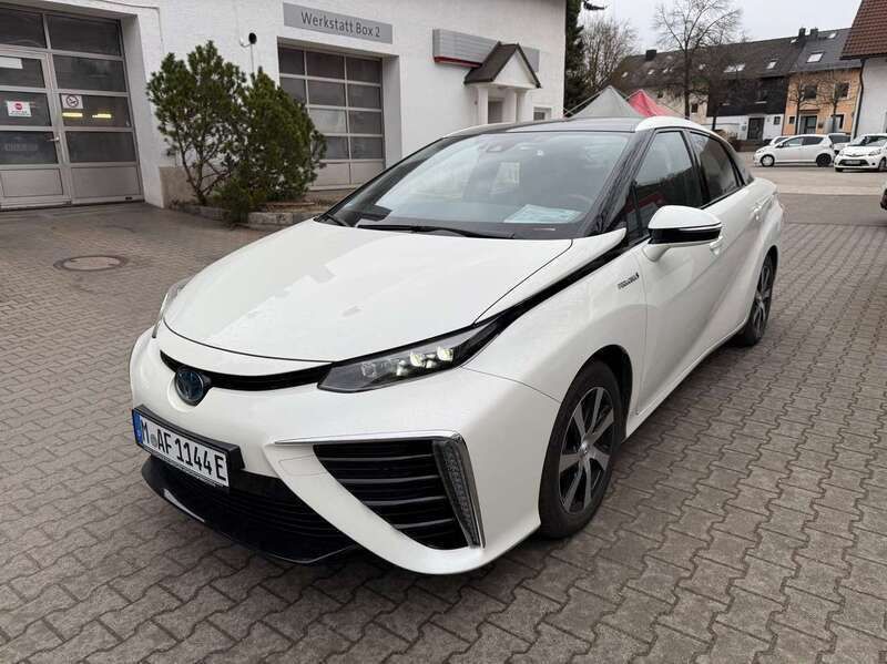 Weiß Gebraucht 2020 Toyota Mirai Limousine | 15.990 € (Fairer Preis) - Bild 1/4